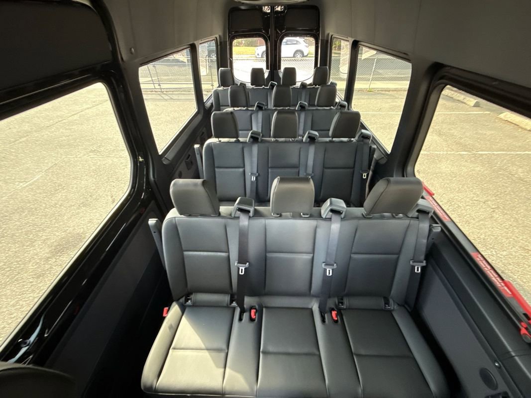 Used 2025 Mercedes-Benz Sprinter 2500 image 29