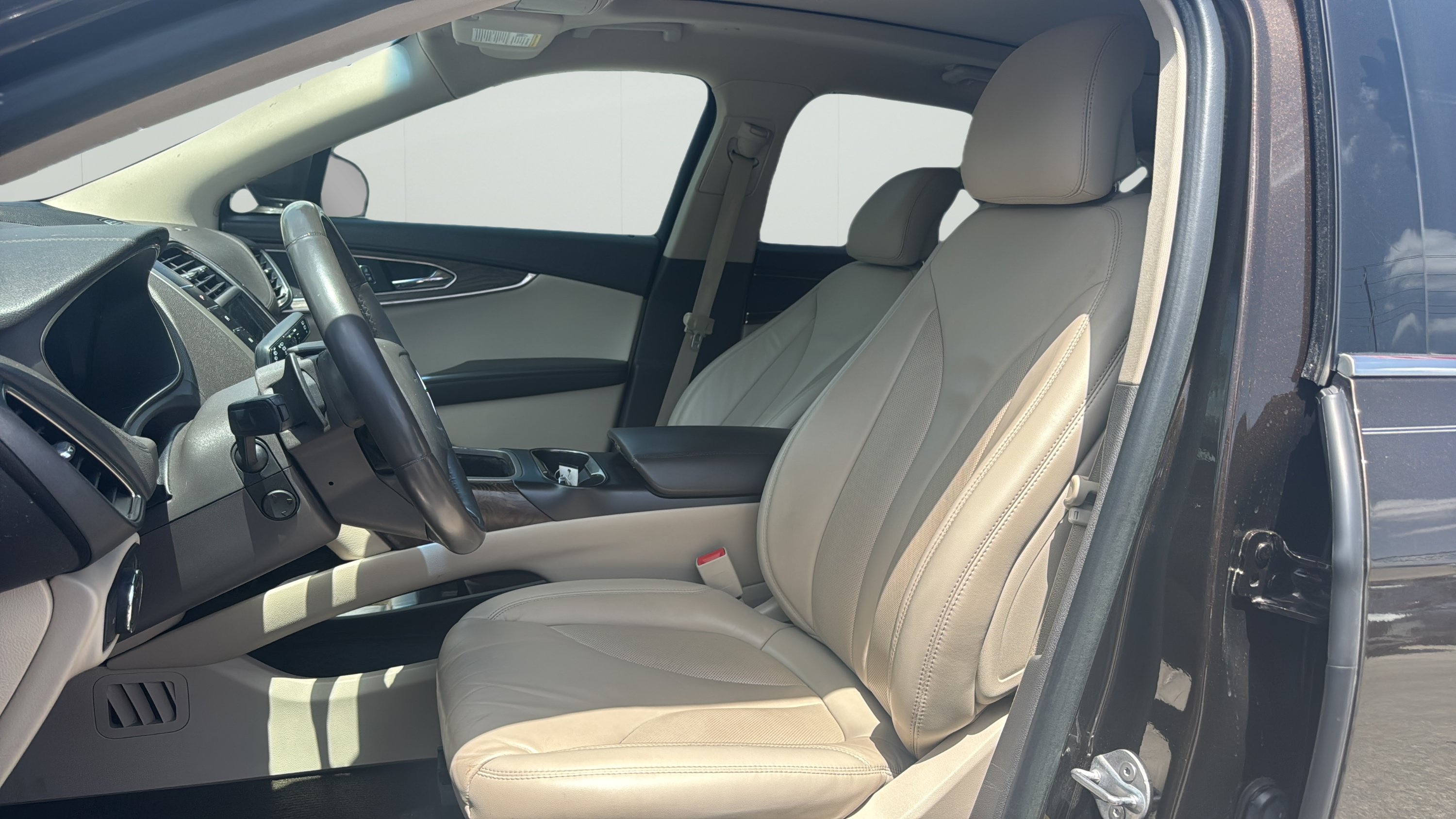 Used 2019 Lincoln Nautilus Select AWD/4WD image 9