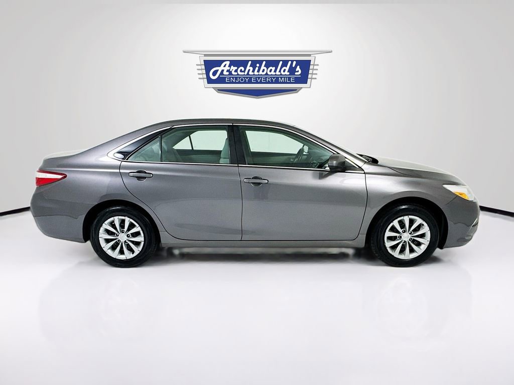 Used 2017 Toyota Camry LE image 9