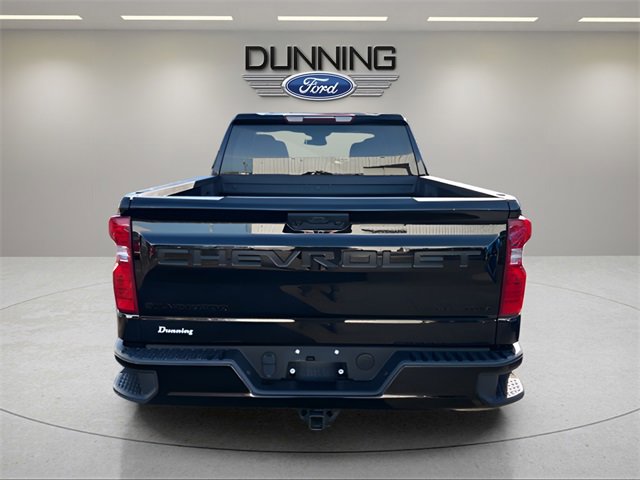 Used 2023 Chevrolet Silverado 1500 Custom image 3