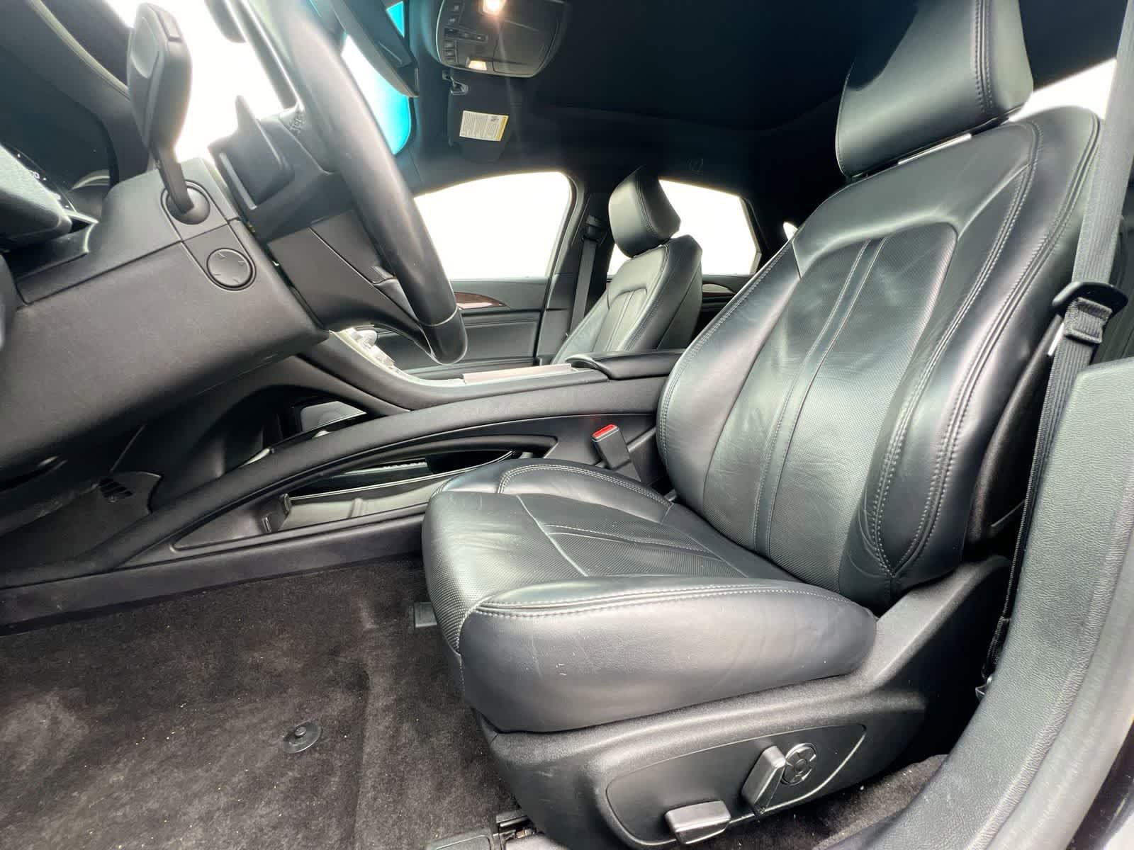 Used 2020 Lincoln MKZ Reserve w/ Luxury Package image 16