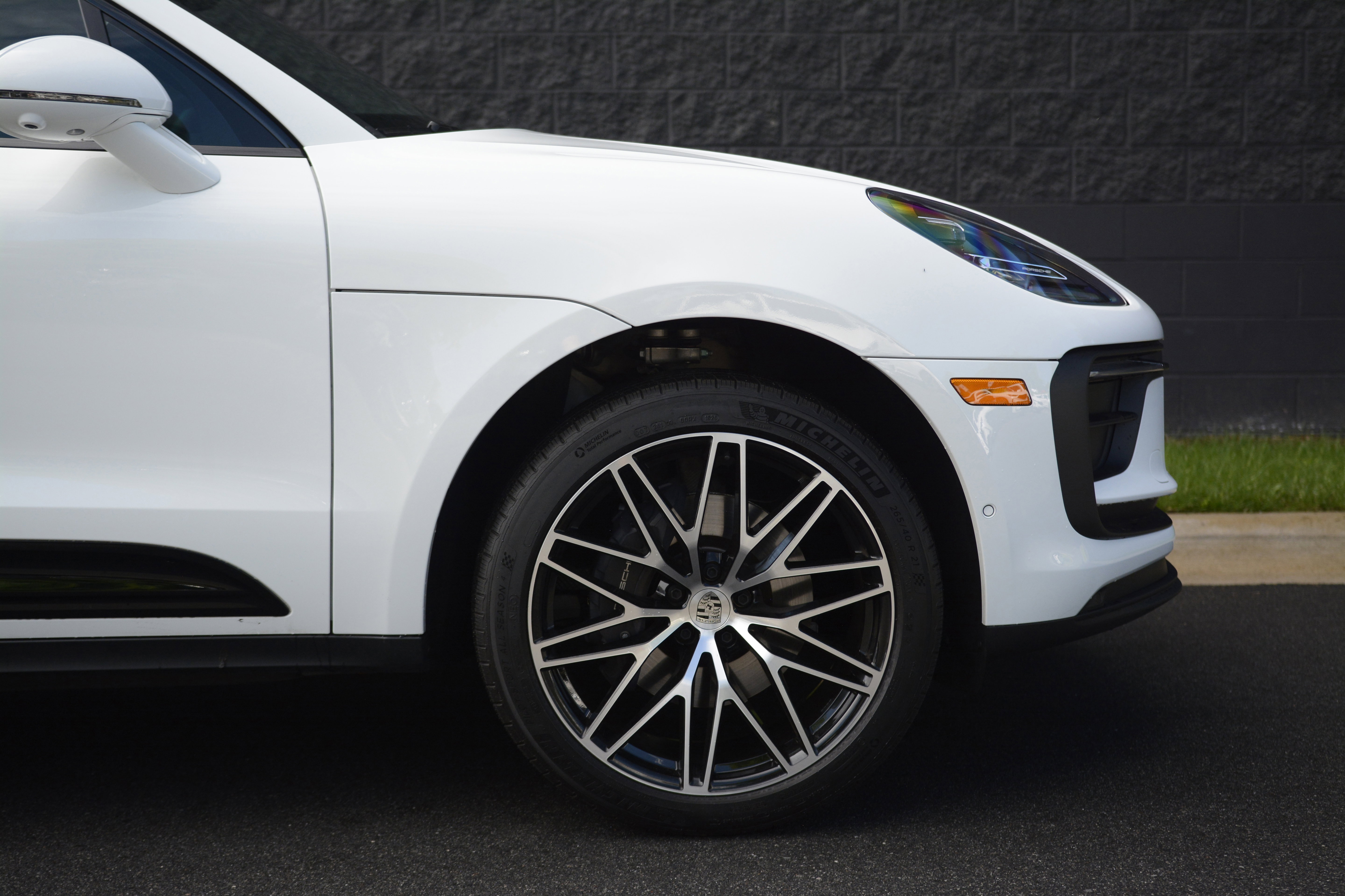 Certified 2026 Porsche Macan AWD/4WD image 40