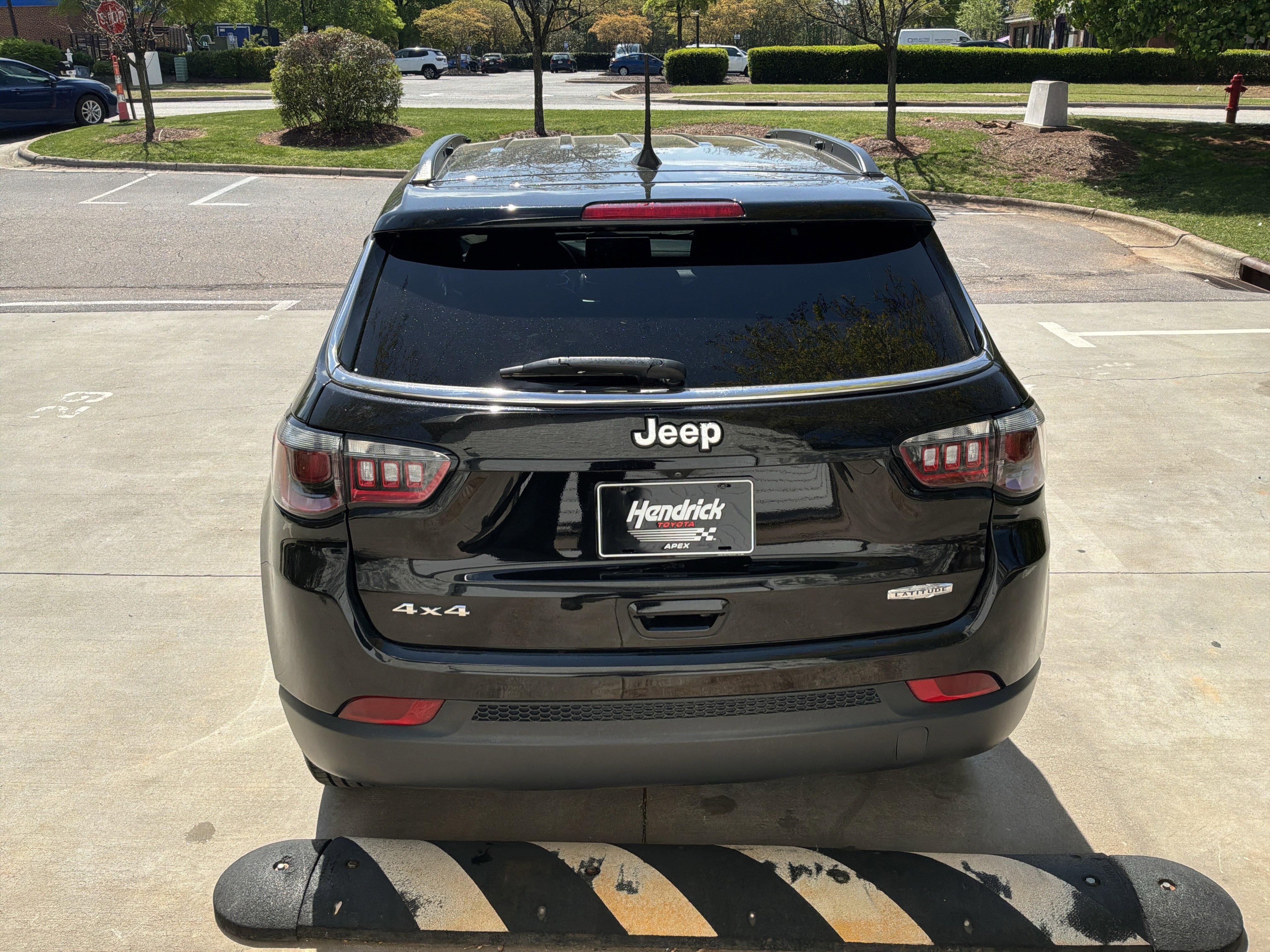 Used 2024 Jeep Compass Latitude w/ Convenience Group image 9
