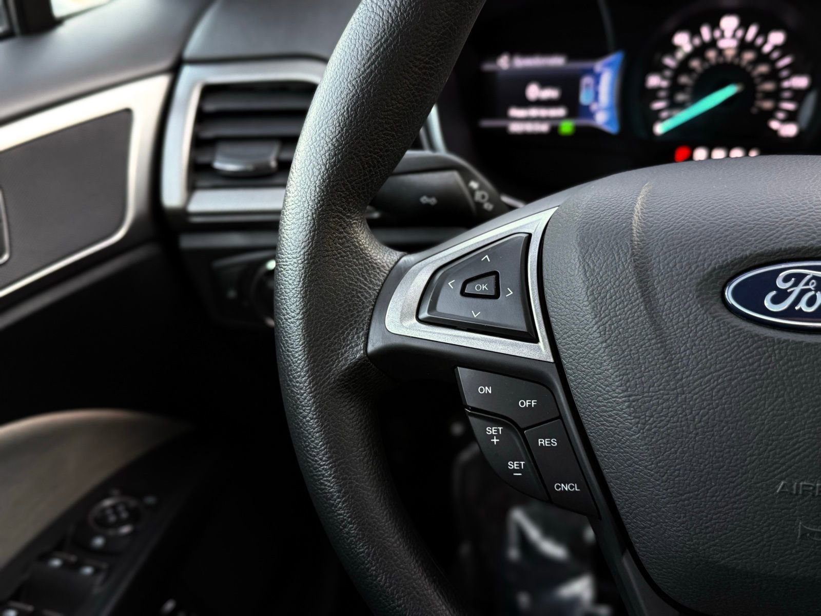 Used 2018 Ford Fusion S FWD image 30