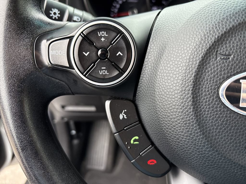 Used 2018 Kia Soul + FWD image 13