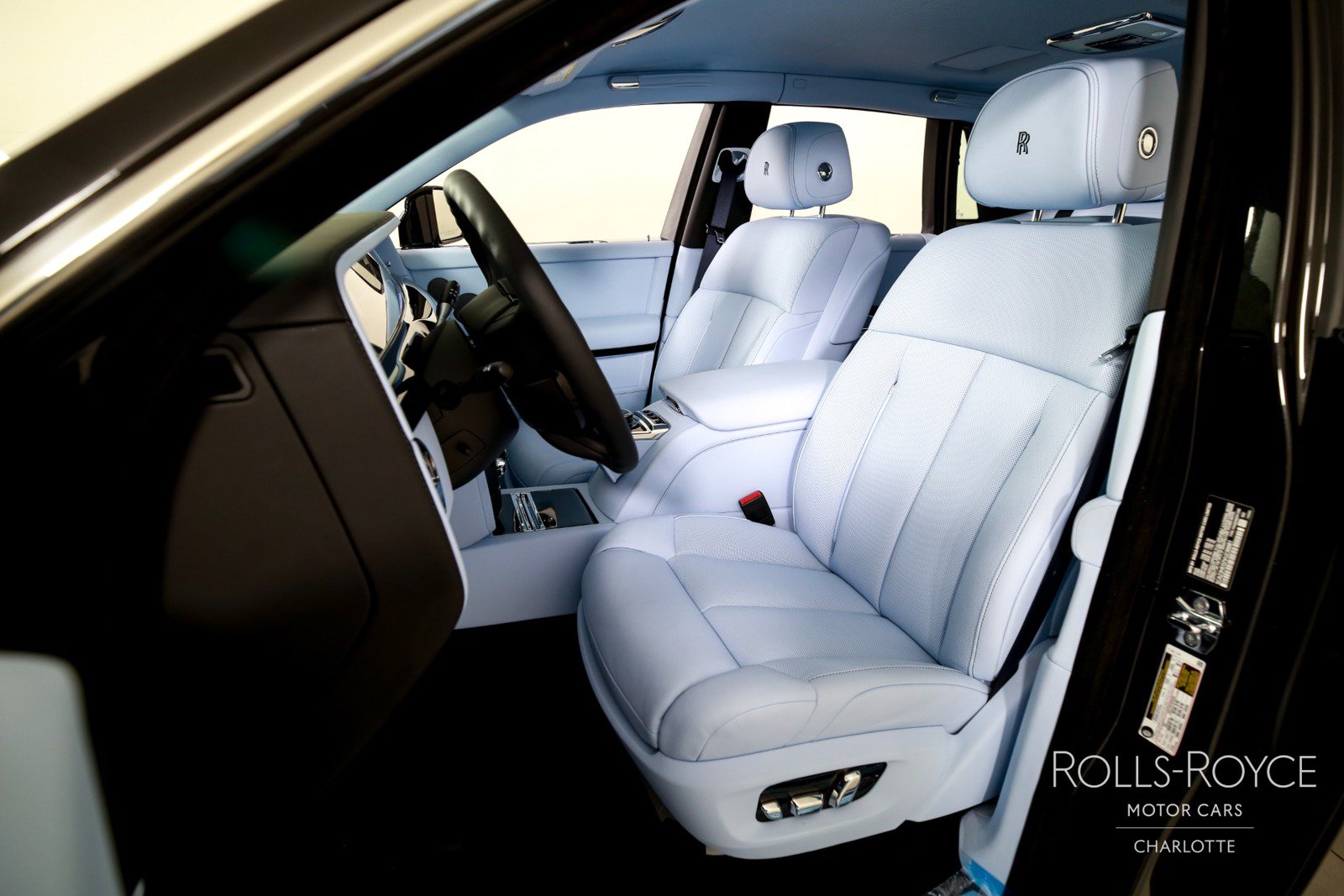 New 2027 Rolls-Royce Phantom Sedan RWD image 13
