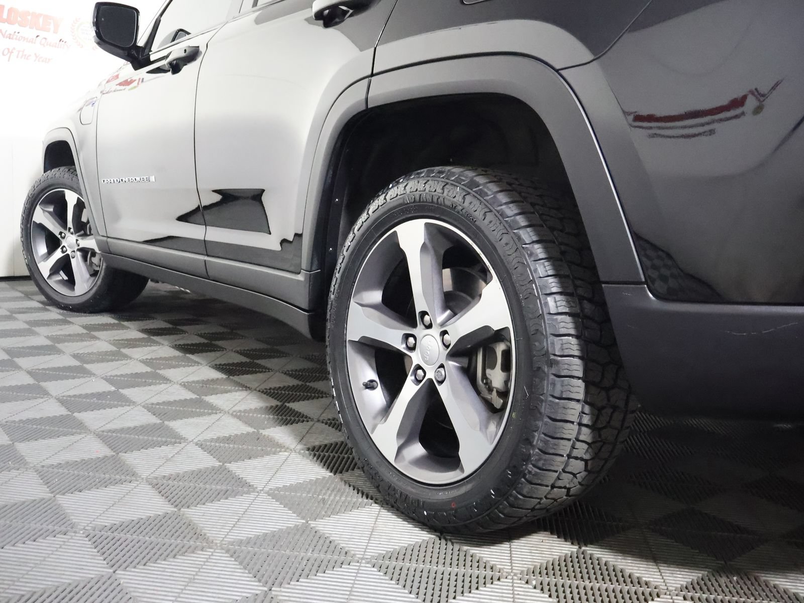 Used 2024 Jeep Grand Cherokee Limited 4xe w/ Luxury Tech Group II AWD/4WD image 13