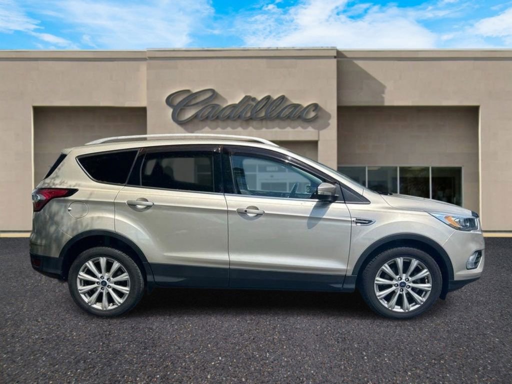 Used 2017 Ford Escape Titanium image 2