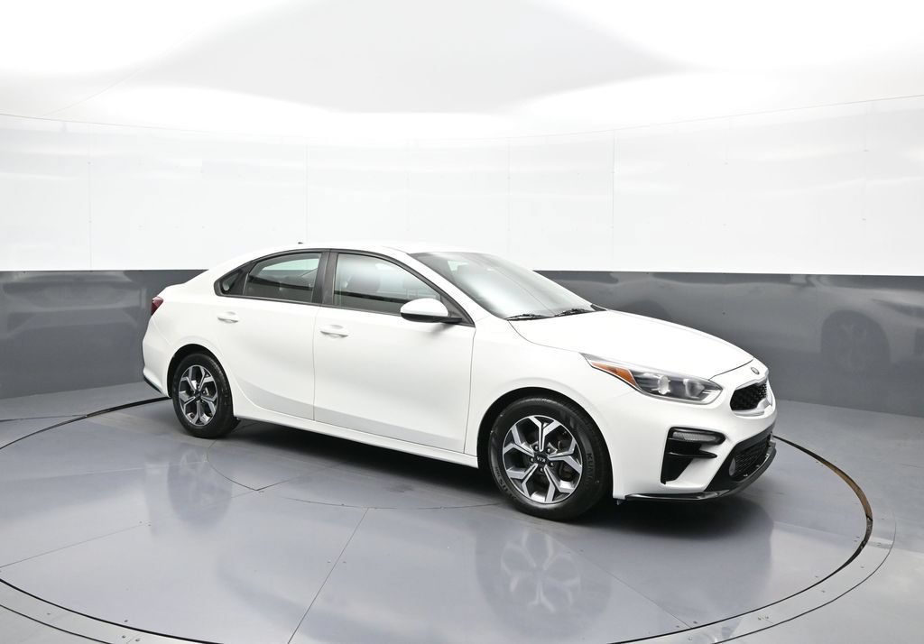 Used 2019 Kia Forte LXS FWD image 4