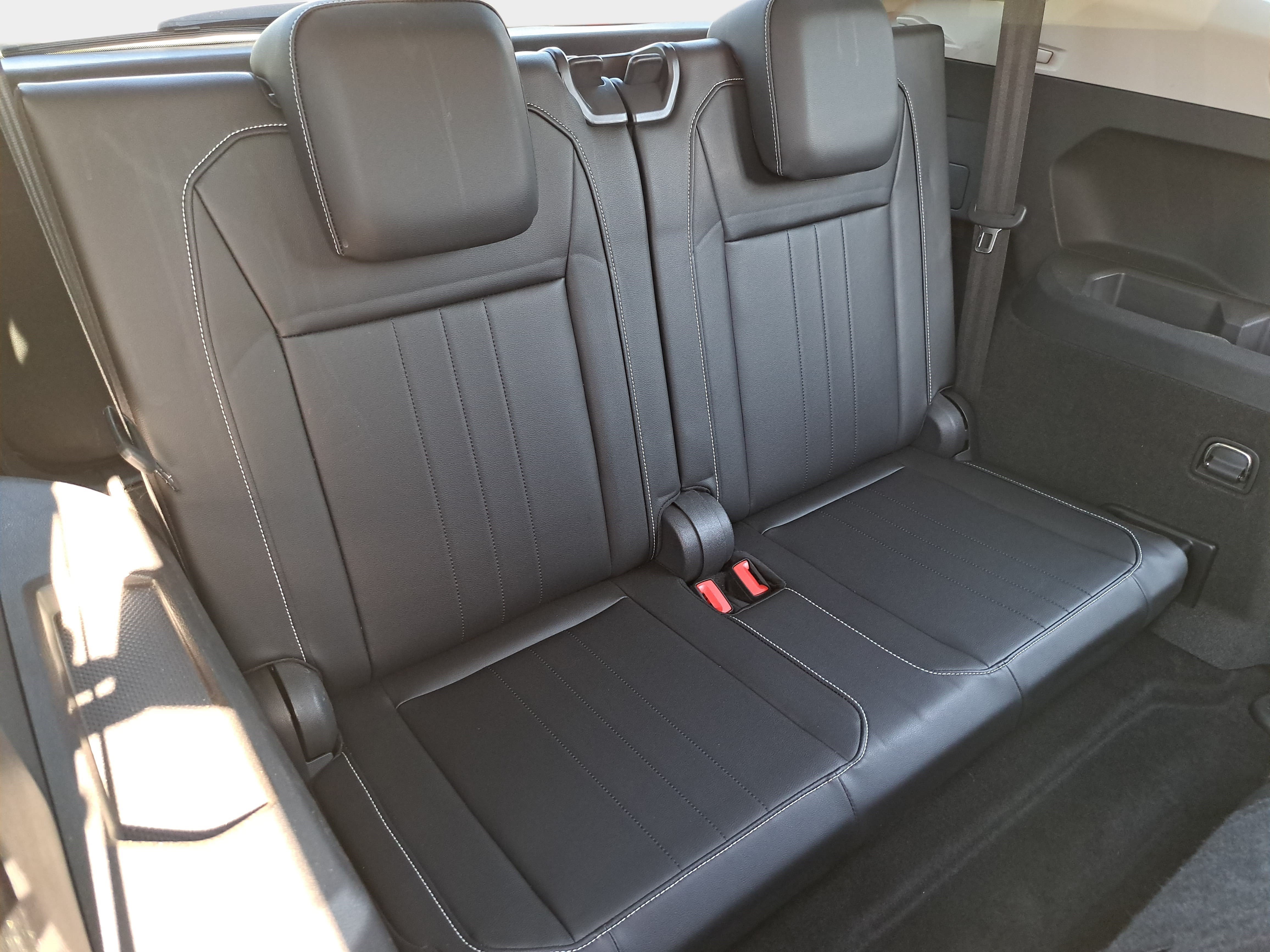 Used 2024 Volkswagen Tiguan SE FWD image 12