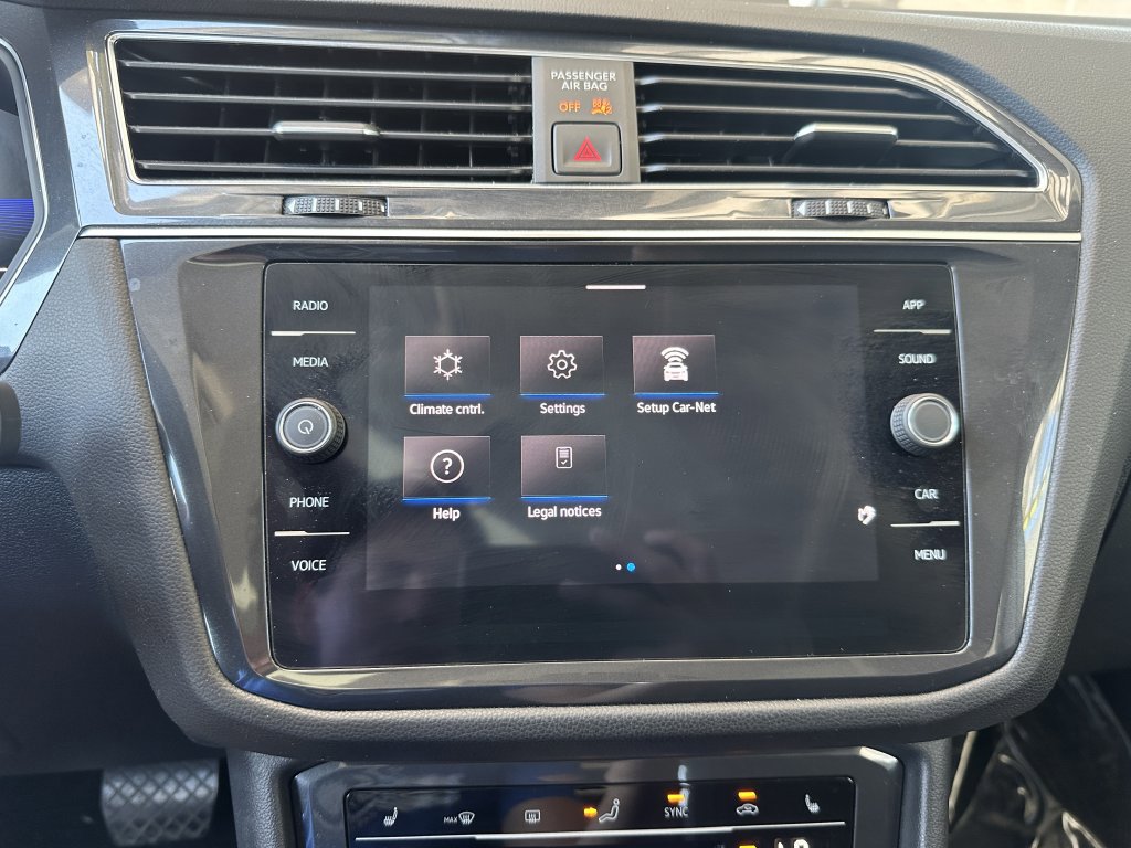 Used 2022 Volkswagen Tiguan SE w/ Panoramic Sunroof Package image 22