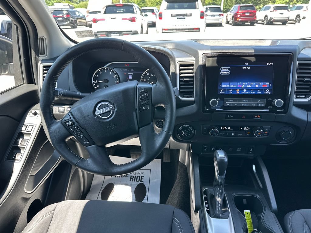Used 2024 Nissan Frontier SV w/ Technology Package AWD/4WD image 18