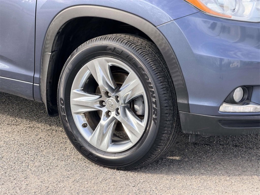 Used 2015 Toyota Highlander Limited image 26