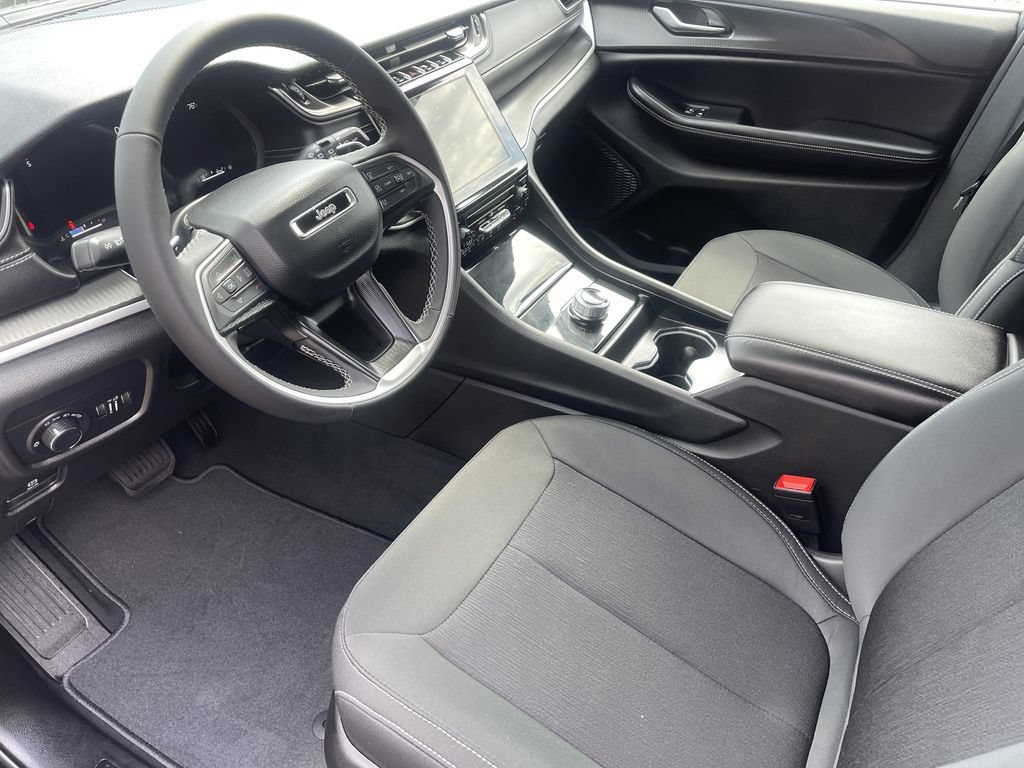New 2026 Jeep Grand Cherokee Laredo AWD/4WD image 6