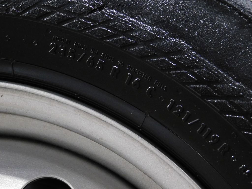 Used 2024 Ford Transit 250 148 High Roof Extended AWD w/ Load Area Protection Package image 10