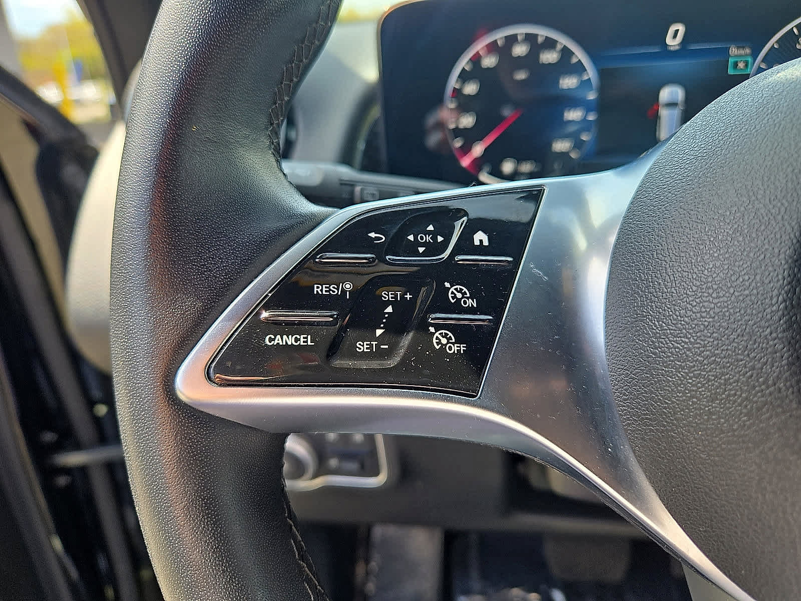 Used 2024 Mercedes-Benz GLB 250 4MATIC image 21