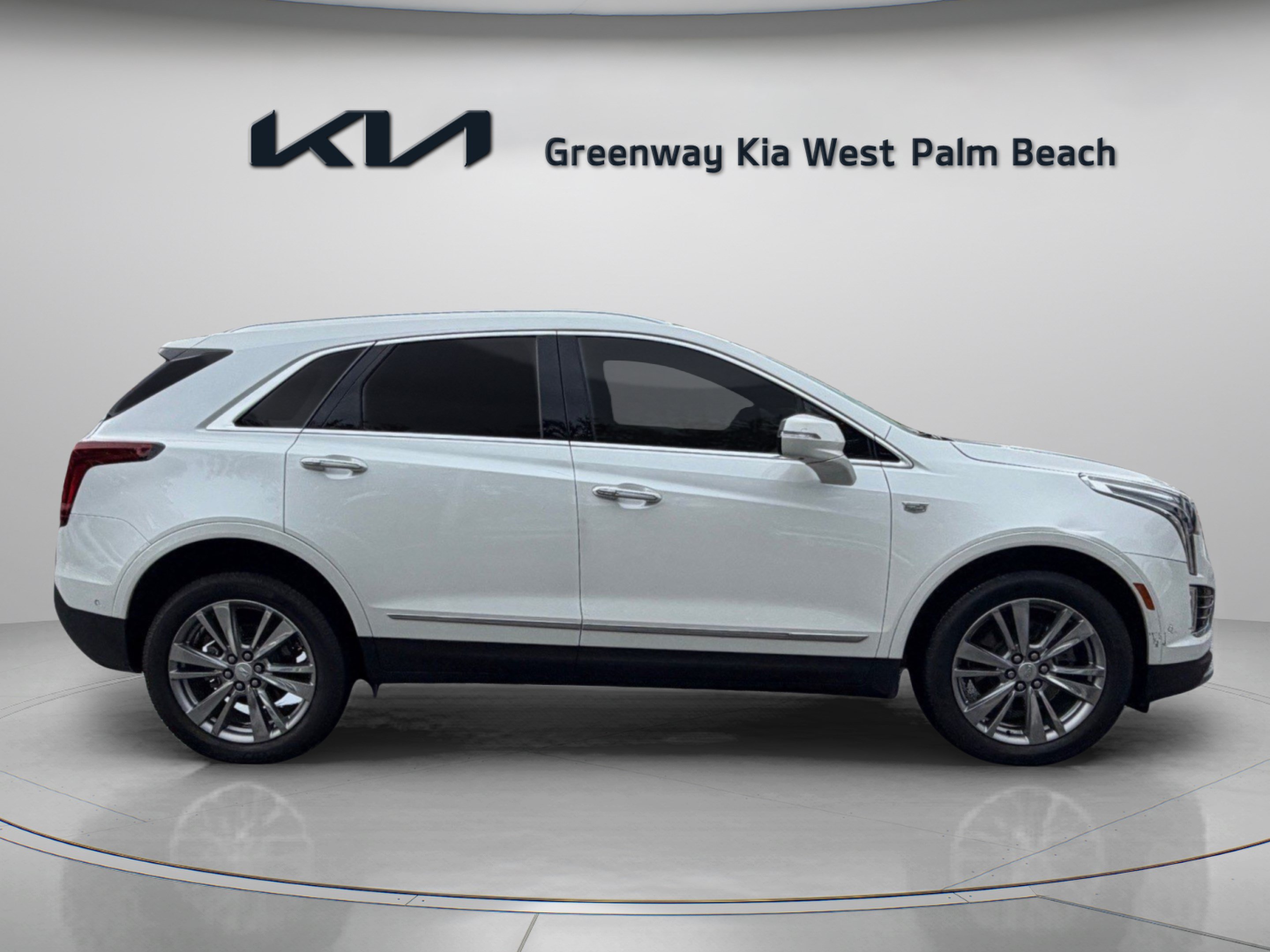 Used 2023 Cadillac XT5 Premium Luxury w/ Technology Package FWD image 8