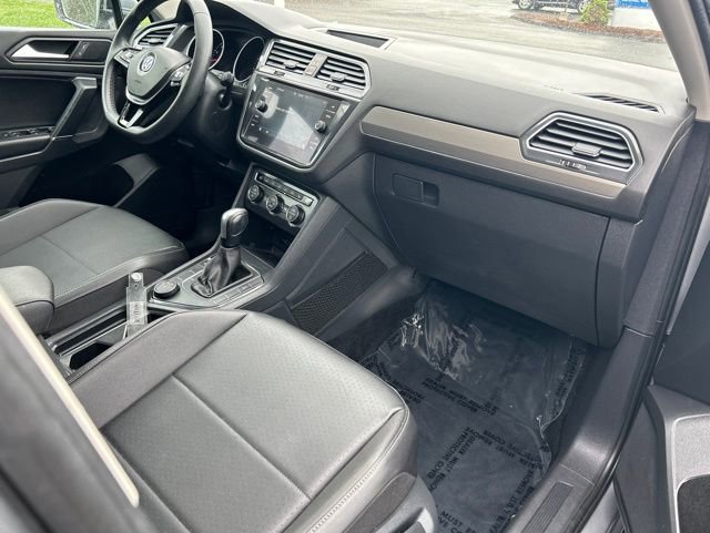 Used 2020 Volkswagen Tiguan SE w/ 3rd Row Seat Package AWD/4WD image 10