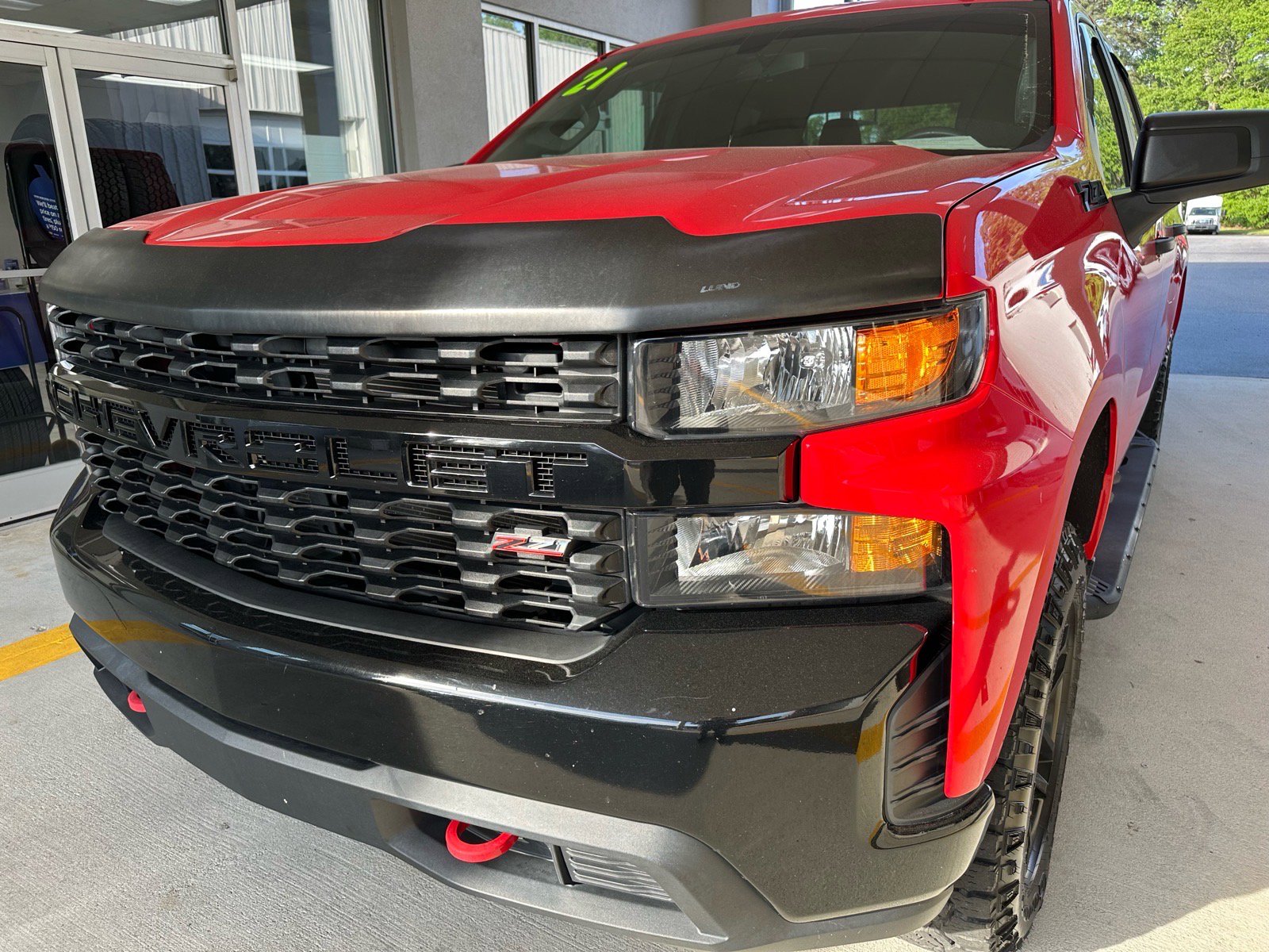 Used 2021 Chevrolet Silverado 1500 Custom Trail Boss w/ LPO, Dark Essentials Package AWD/4WD image 2