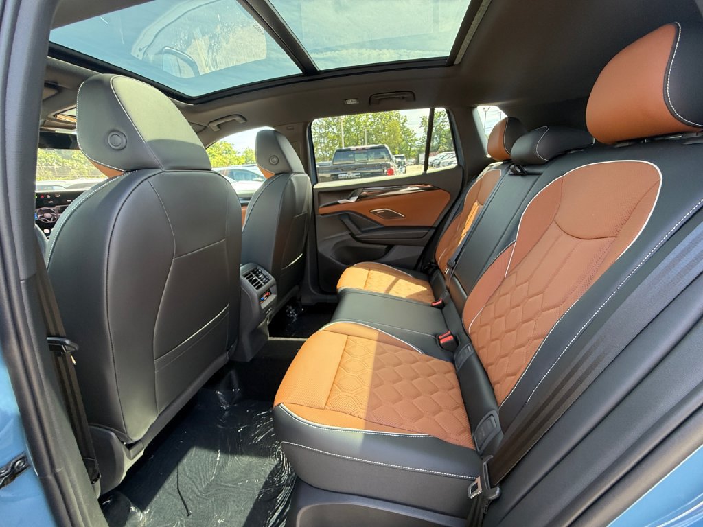 New 2026 Volkswagen Tiguan SEL R-Line AWD/4WD image 25