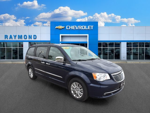 Used 2015 Chrysler Town & Country Touring-L w/ Driver Convenience Group FWD image 10