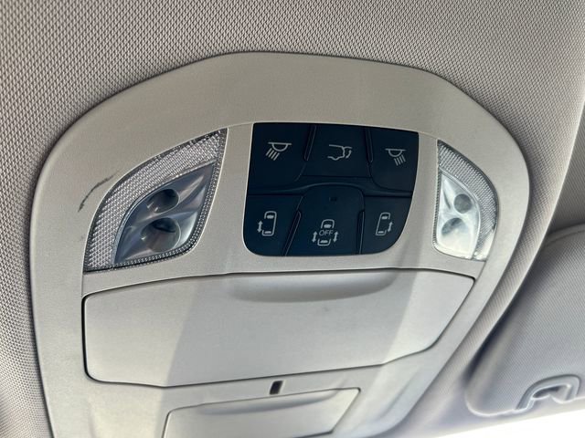 Used 2023 Chrysler Pacifica Touring-L FWD image 31