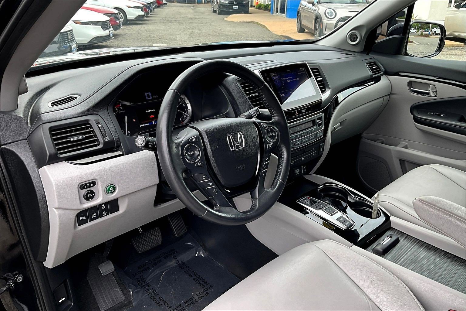 Used 2017 Honda Pilot Touring image 13