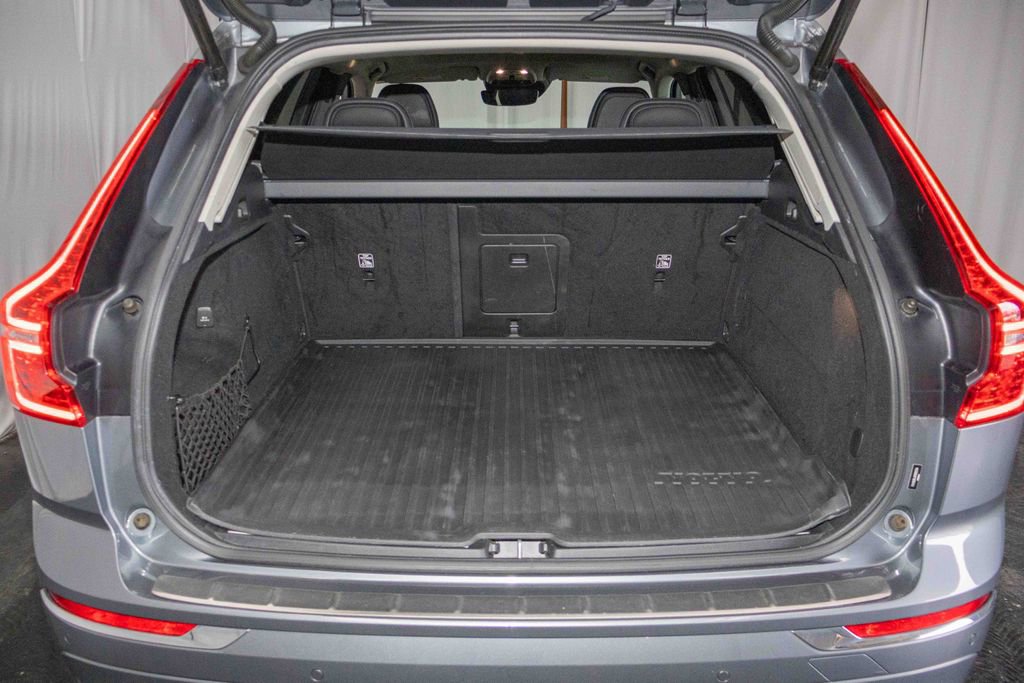 Used 2021 Volvo XC60 T5 Inscription w/ Protection Package Premier image 14