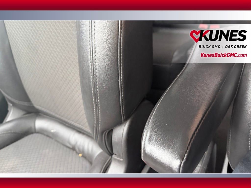 Used 2020 Buick Encore Preferred FWD image 17