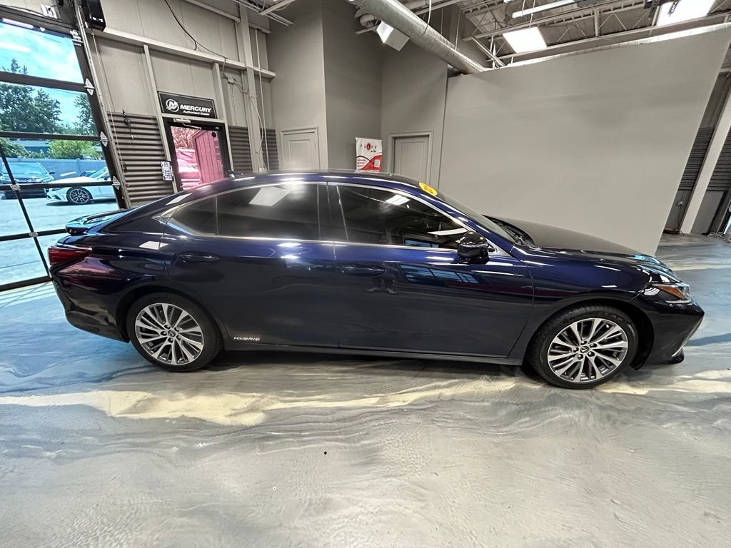Used 2019 Lexus ES 300h w/ Premium Package FWD image 28