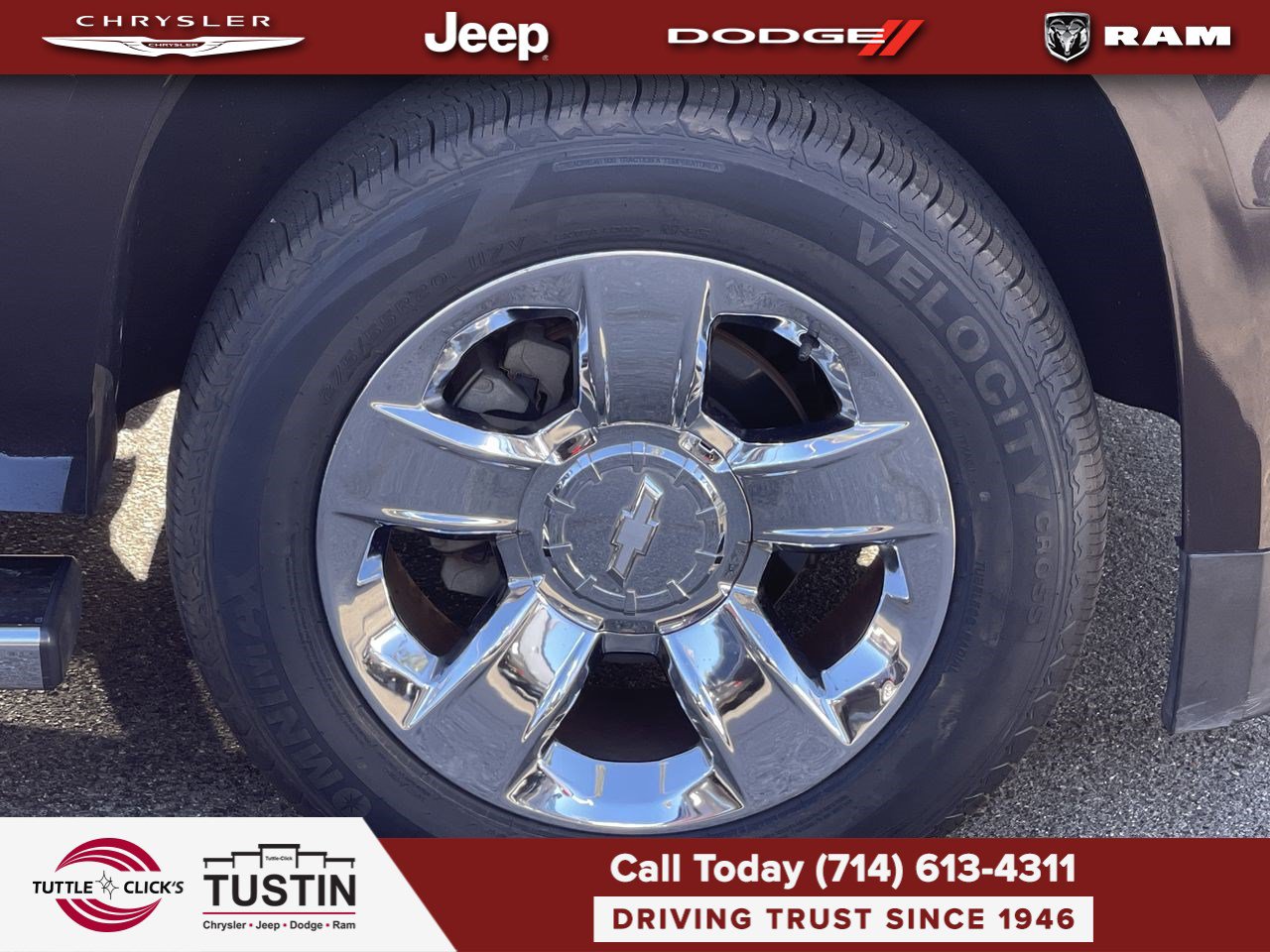Used 2017 Chevrolet Suburban LT w/ LT Signature Package AWD/4WD image 16