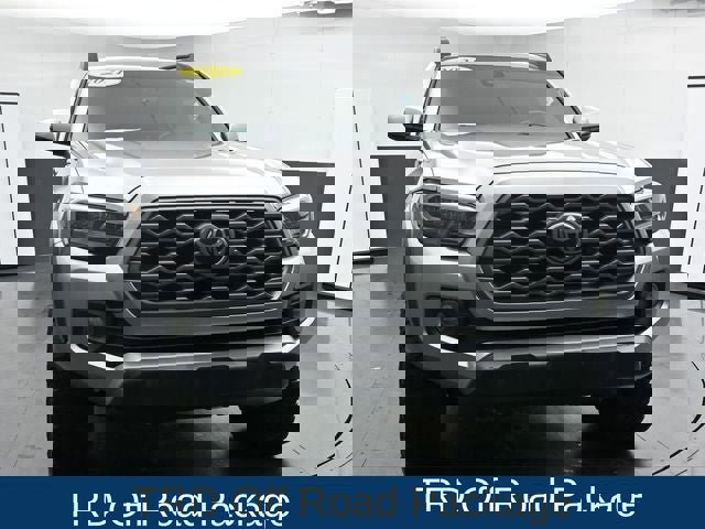 Used 2021 Toyota Tacoma TRD Off-Road w/ Technology Package image 4