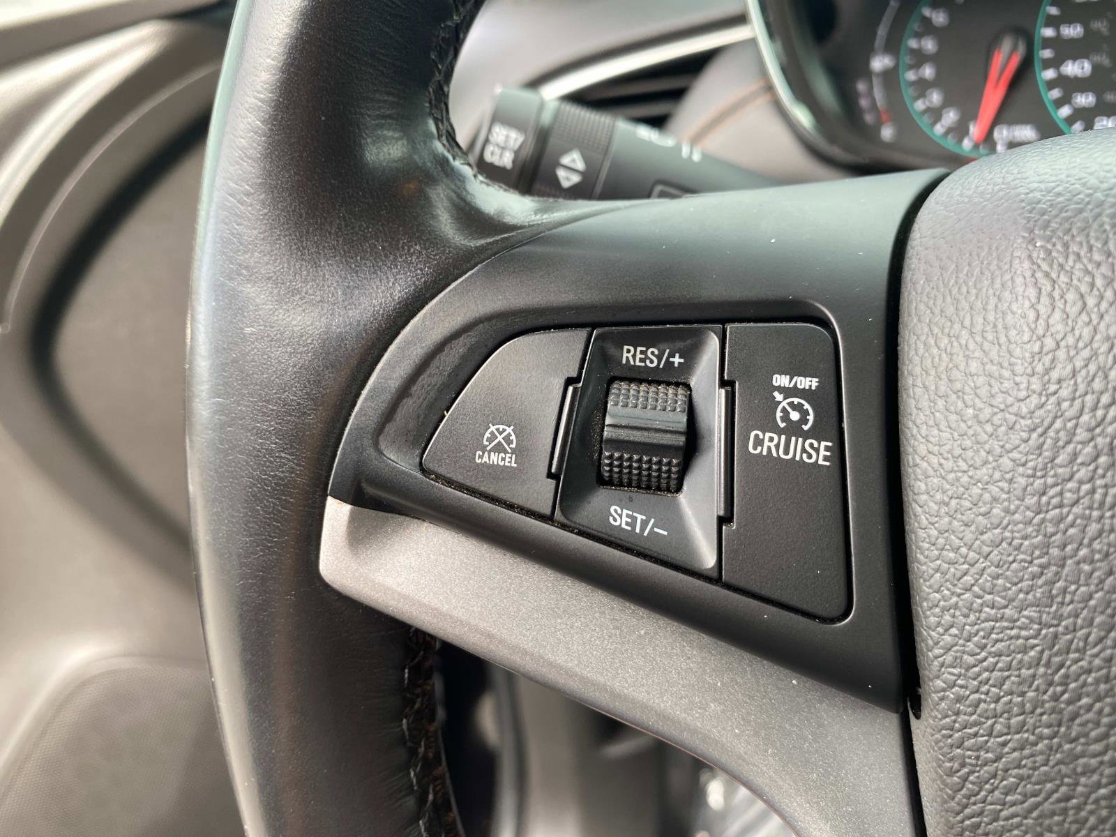 Used 2019 Chevrolet Trax LT w/ LT Convenience Package image 15