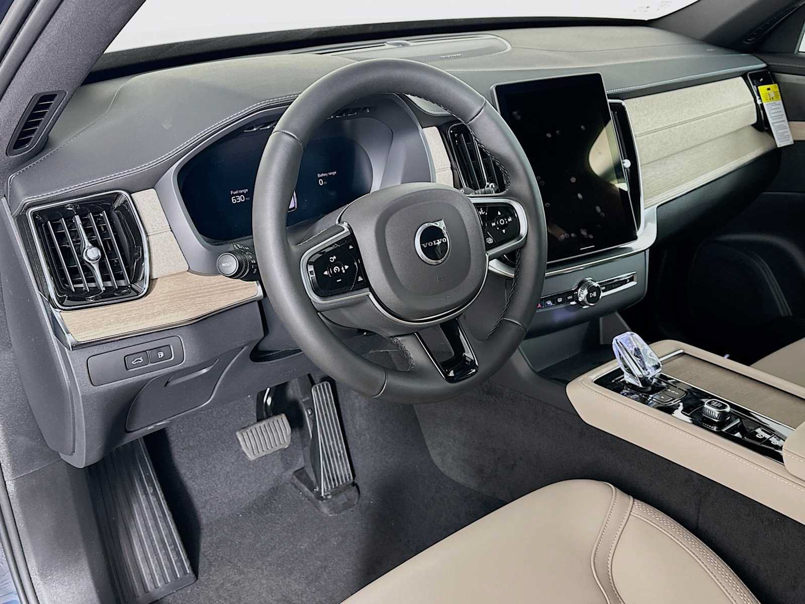 New 2026 Volvo XC90 T8 Plus w/ Protection Package Premier AWD/4WD image 9