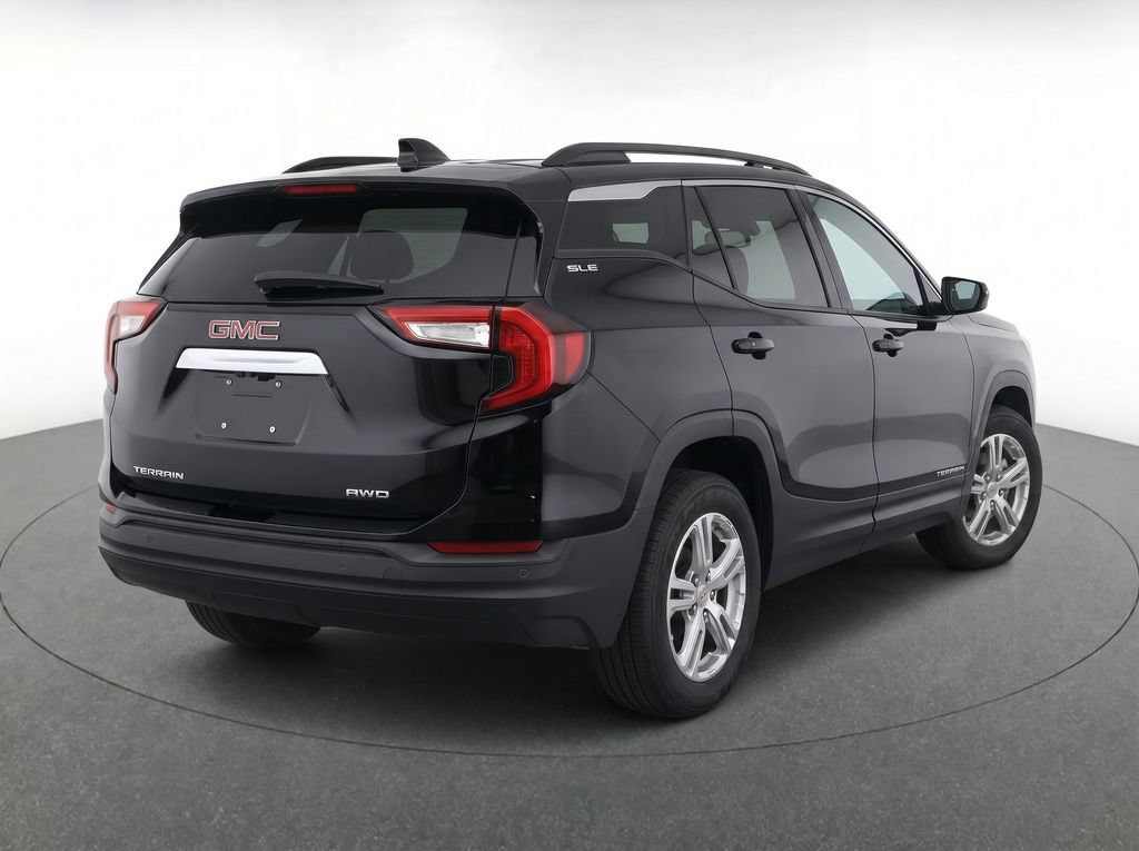 Used 2024 GMC Terrain SLE w/ Driver Convenience Package AWD/4WD image 4