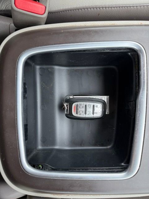 Used 2017 Chrysler Pacifica Touring-L Plus w/ Advanced Safetytec Group FWD image 29