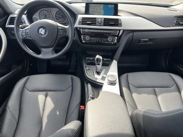 Used 2016 BMW 320i xDrive Sedan AWD/4WD image 12