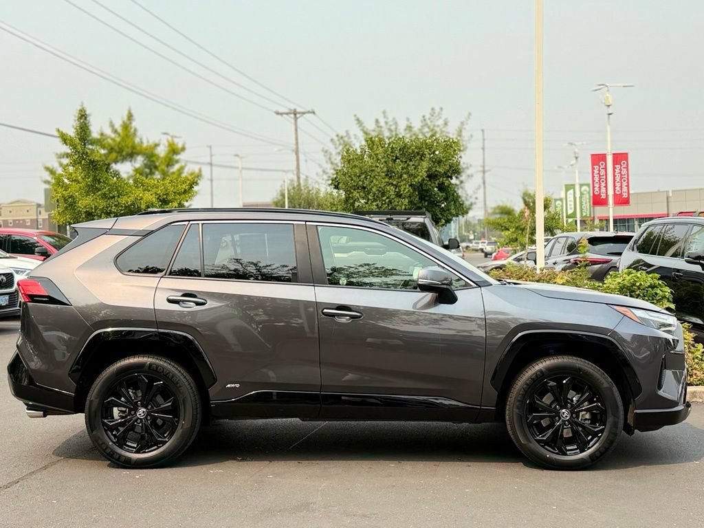 Used 2023 Toyota RAV4 SE w/ SE Grade Weather Package AWD/4WD image 6