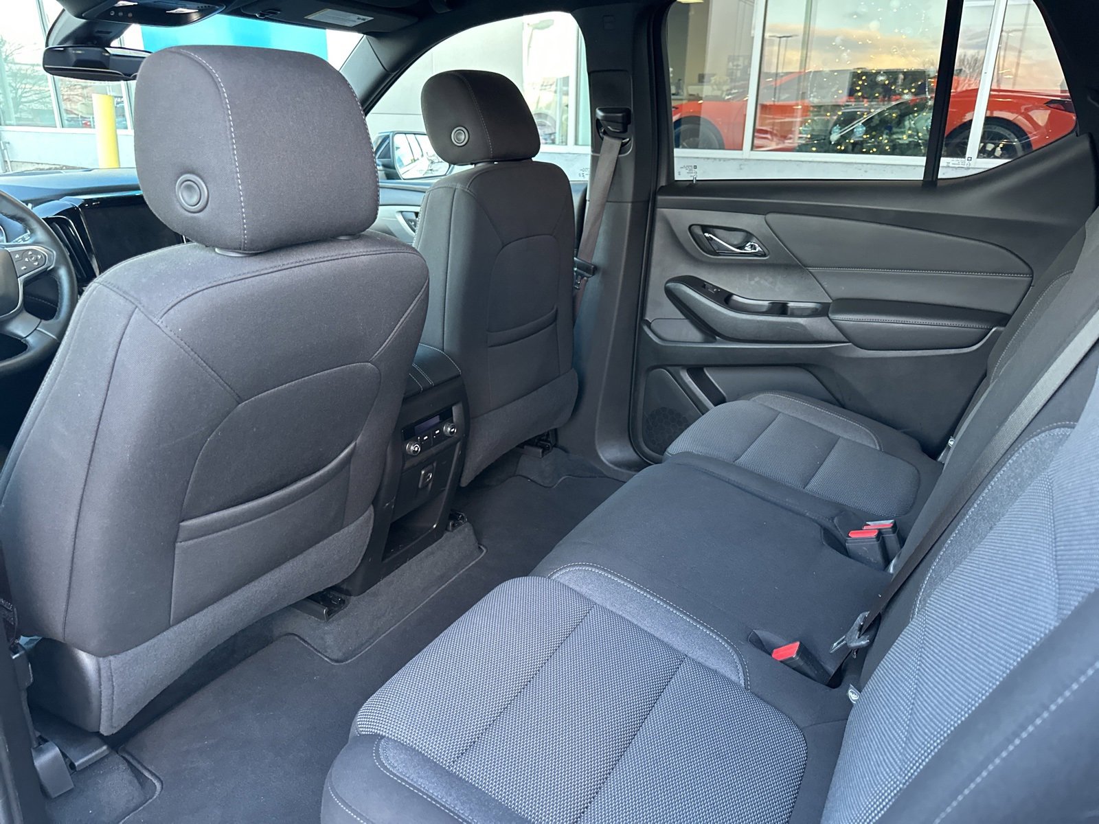 Used 2023 Chevrolet Traverse LT image 17