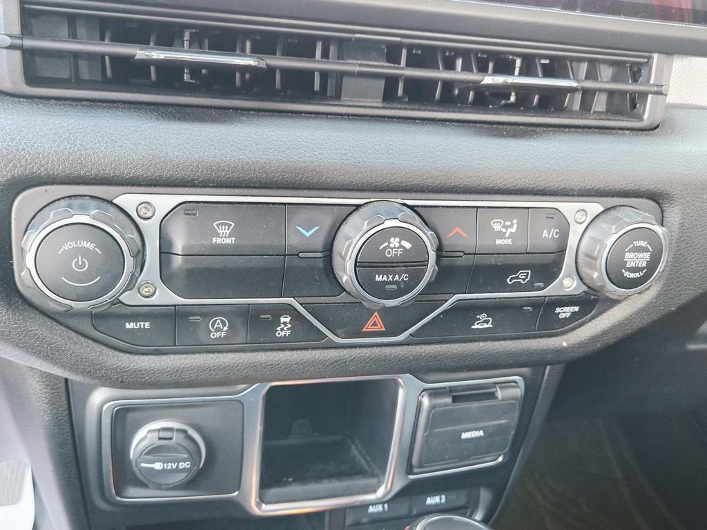 Used 2024 Jeep Gladiator Sport image 31