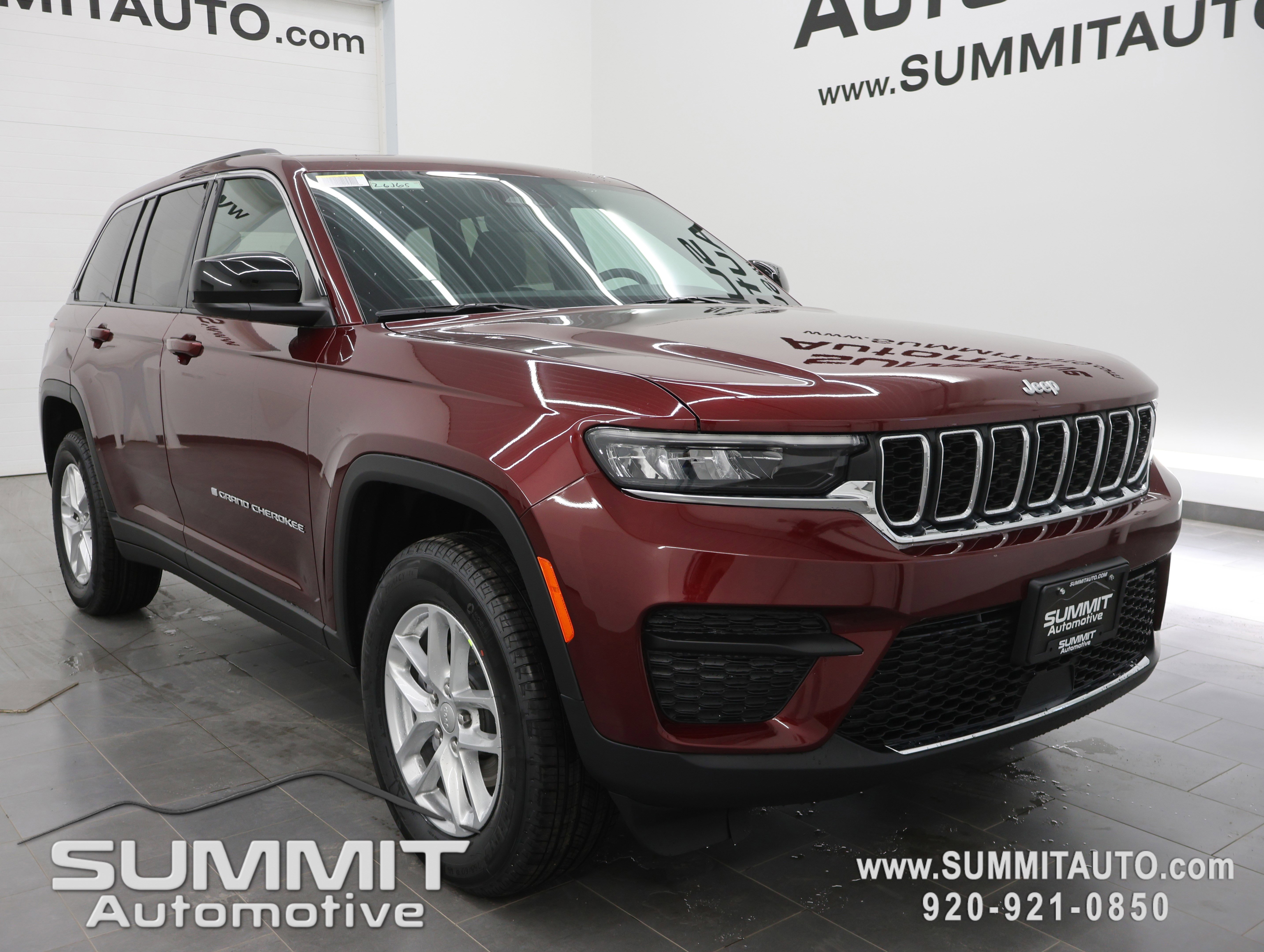 New 2026 Jeep Grand Cherokee Laredo X image 2