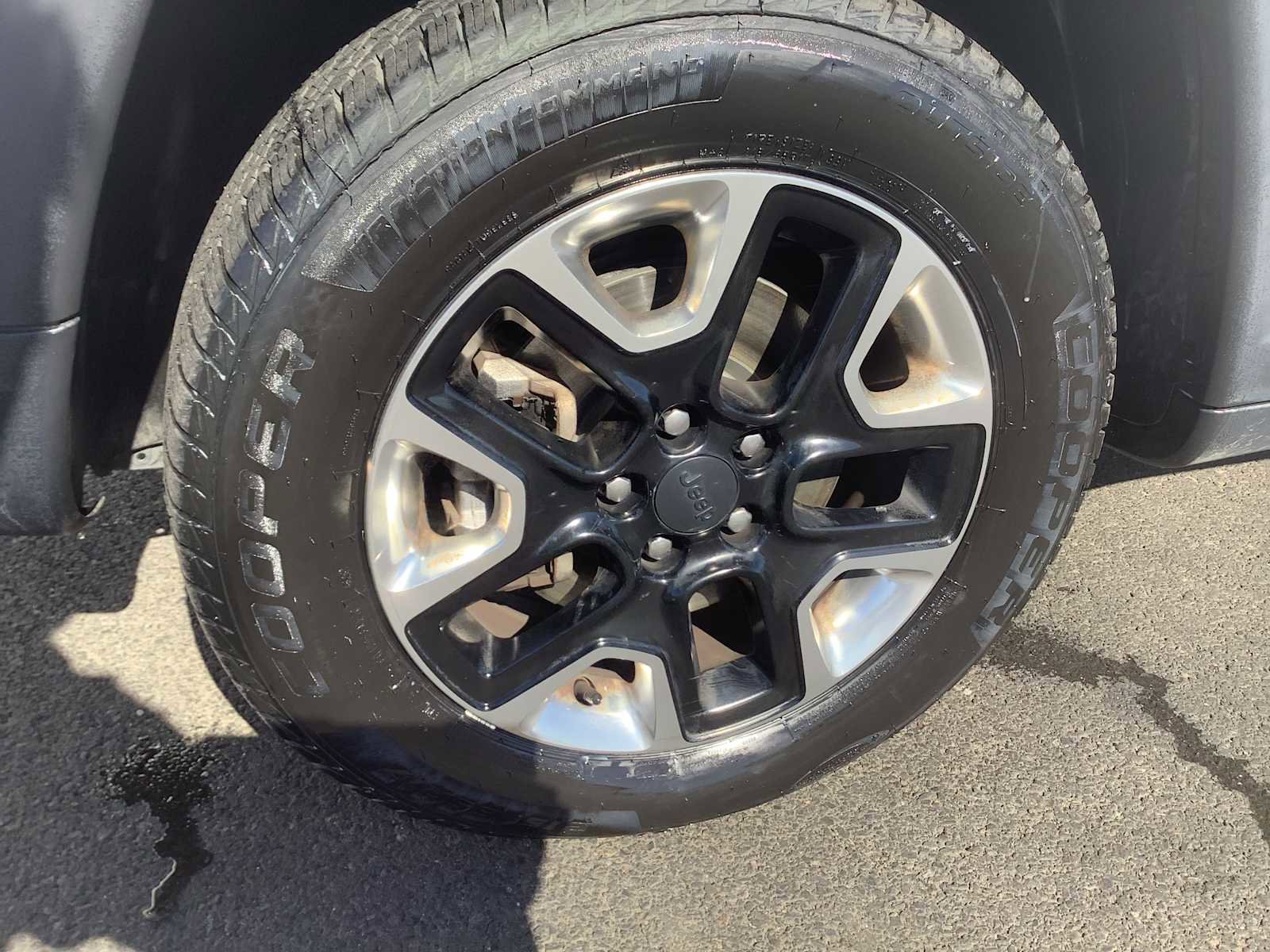 Used 2018 Jeep Compass Trailhawk w/ Leather Interior Group AWD/4WD image 8