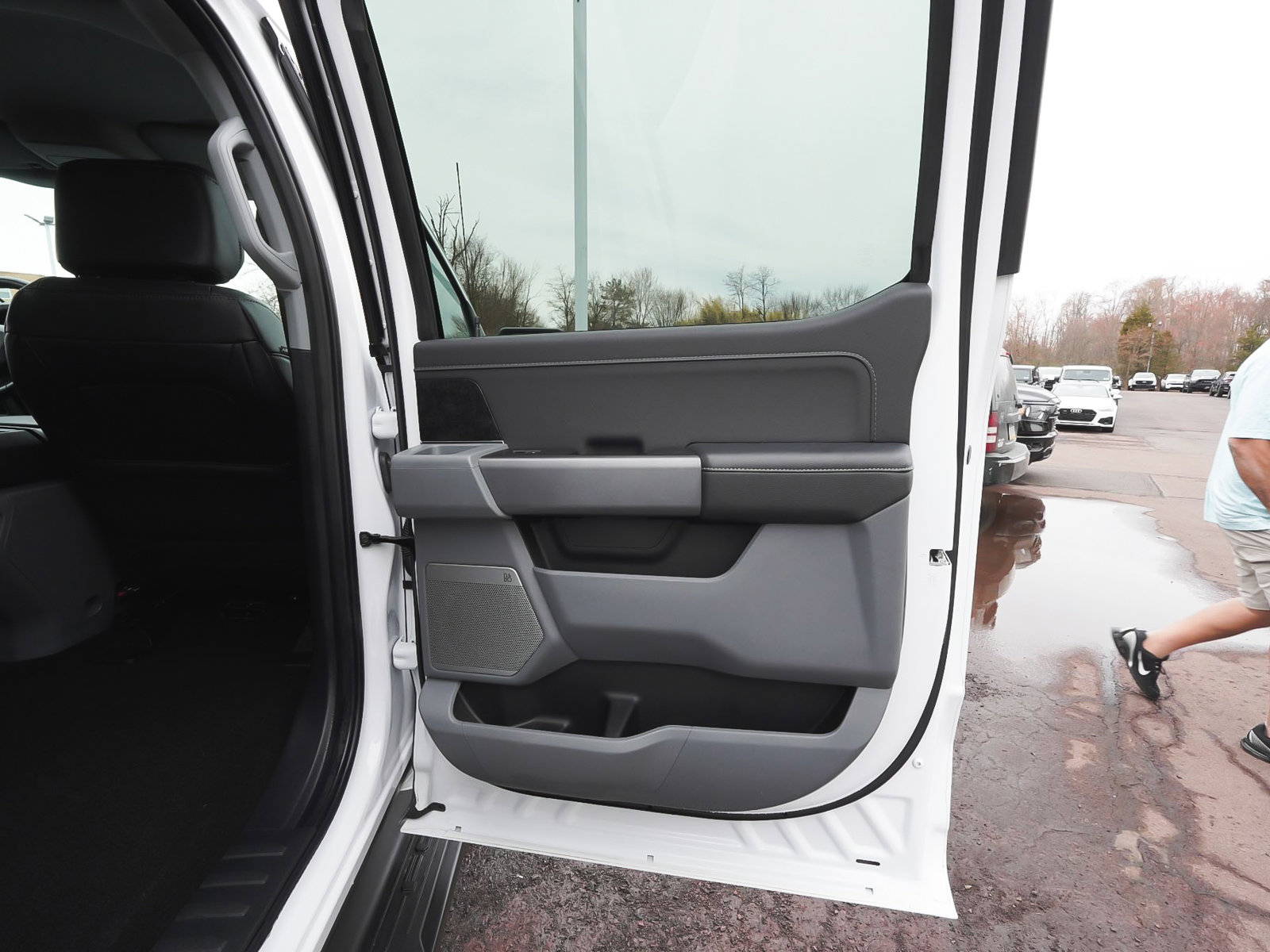 Used 2024 Ford F150 Lightning Flash w/ Max Trailer Tow Package image 12