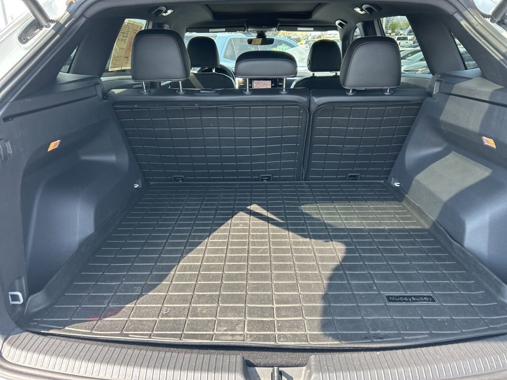 Used 2021 Volkswagen Atlas Cross Sport SEL image 16