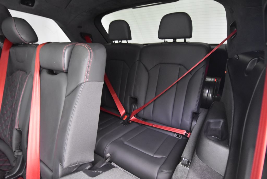Used 2025 Audi SQ7 Prestige AWD/4WD image 32