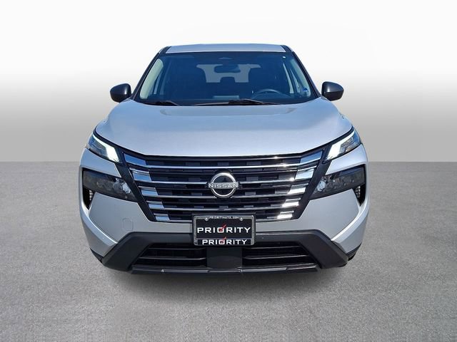 Used 2024 Nissan Rogue S image 2