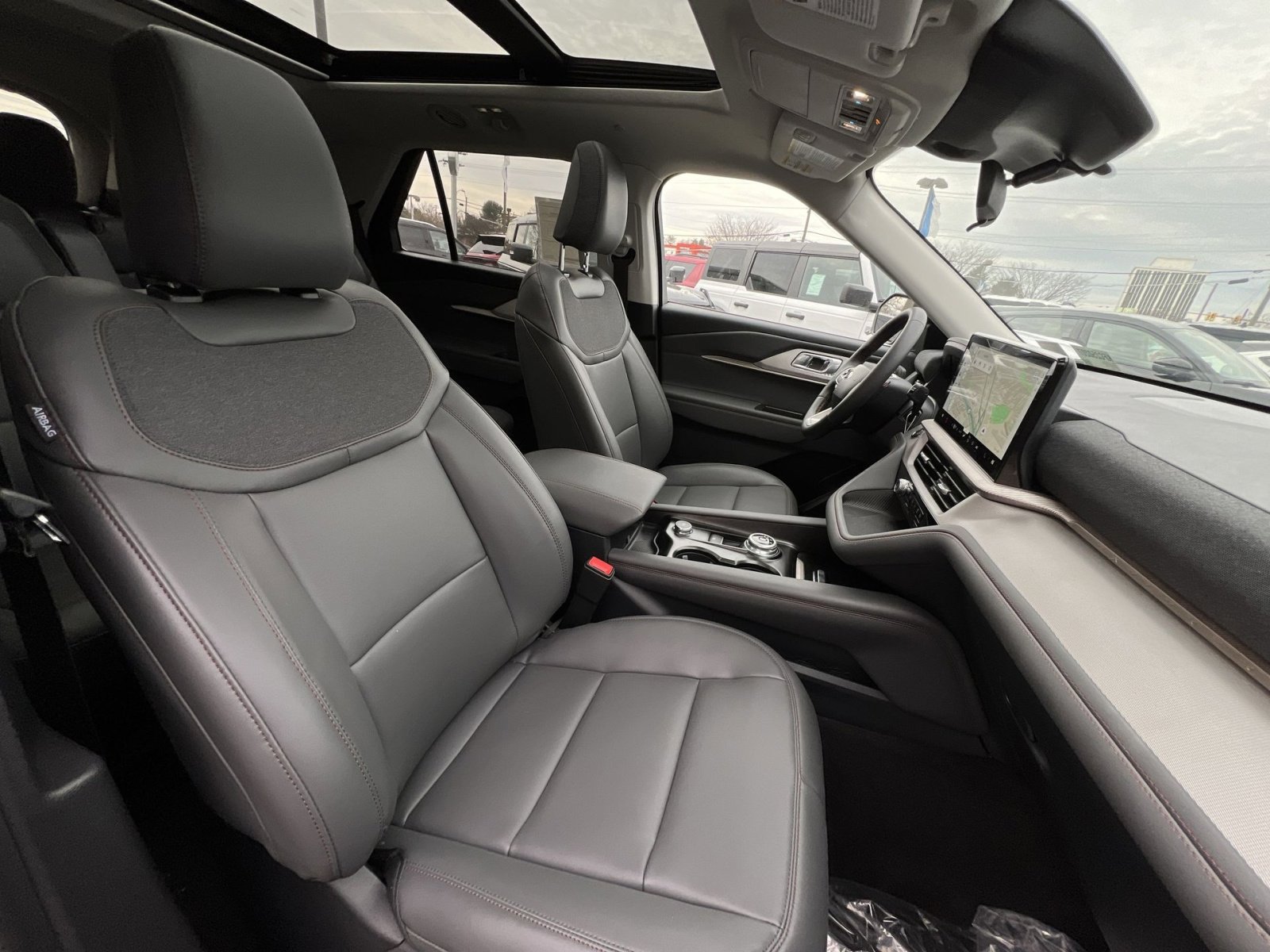 New 2025 Ford Explorer Active w/ Active Comfort Package image 28