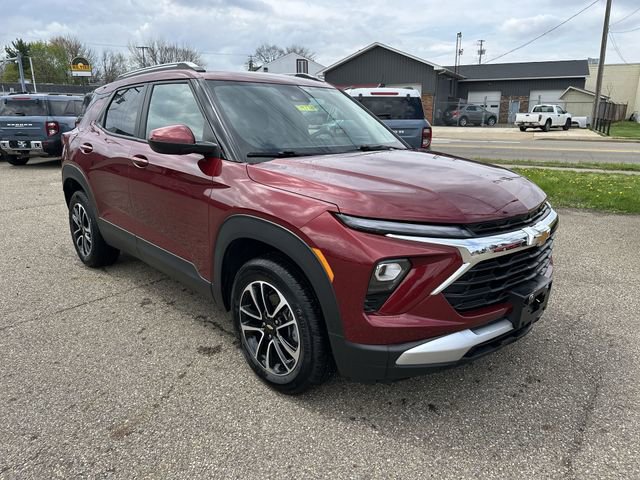 Used 2025 Chevrolet TrailBlazer LT AWD/4WD image 11