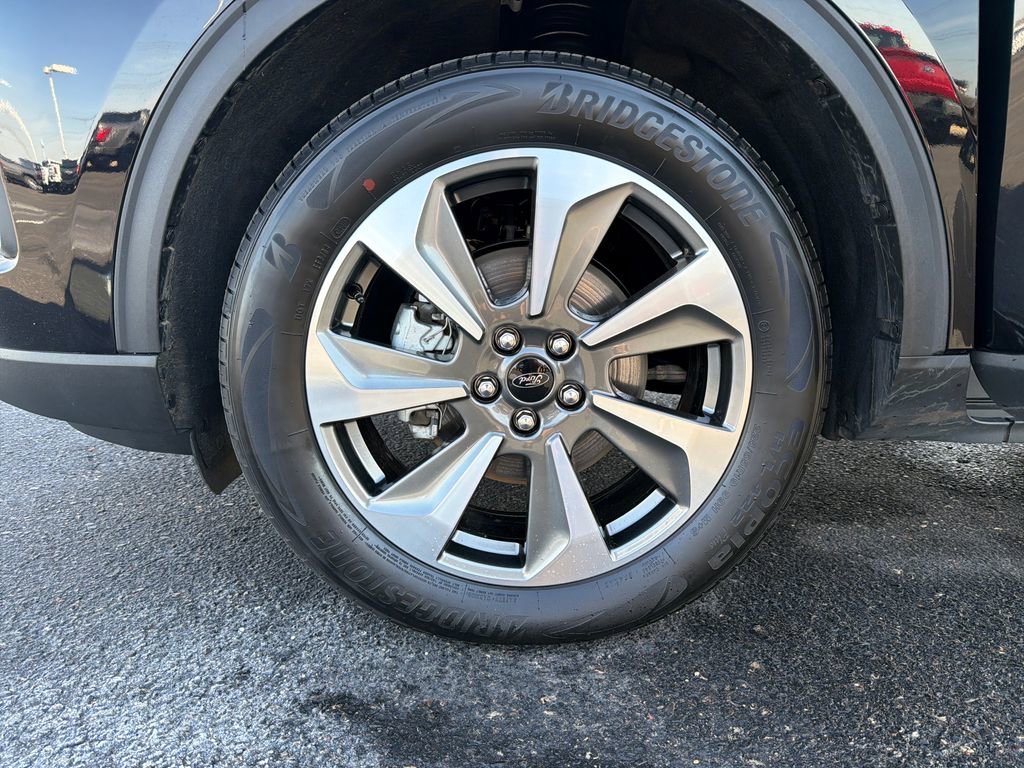 Used 2025 Ford Escape Platinum image 26