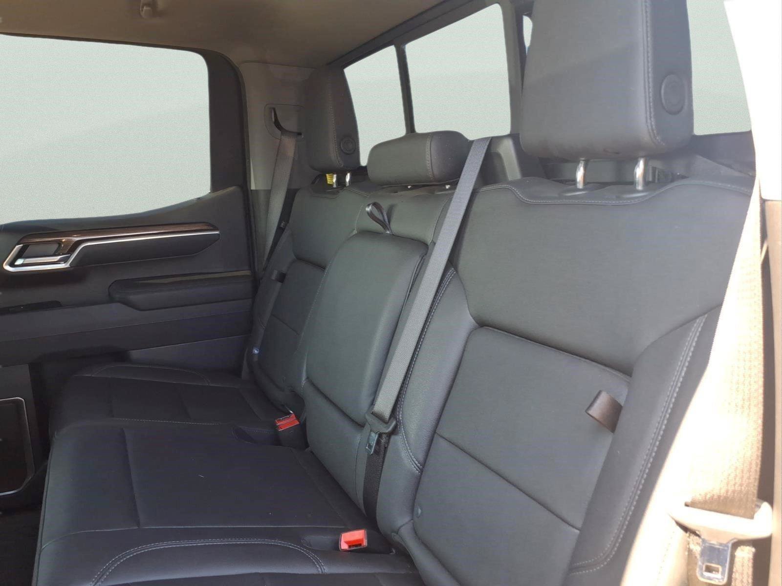 Used 2025 Chevrolet Silverado 1500 LT AWD/4WD image 13